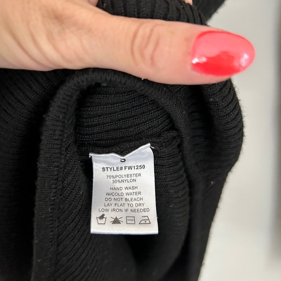 FINAL TOUCH LONG SLEEVE BODYSUIT - size S - Picture 5 of 6